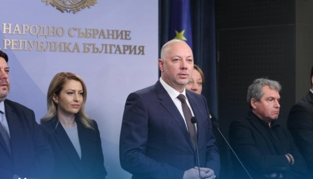 Кабинетът "Желязков" подаде оставка