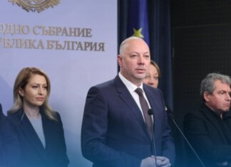 Кабинетът "Желязков" подаде оставка