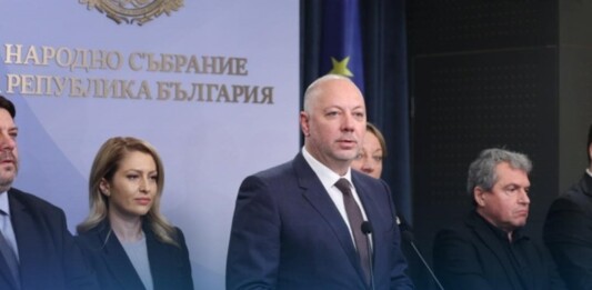 Кабинетът "Желязков" подаде оставка