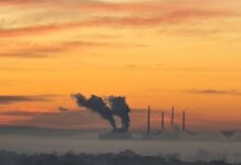 Парата, която изпуска централата