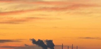 Парата, която изпуска централата