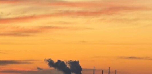 Парата, която изпуска централата