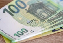 Пари, Евро банкноти, заплата