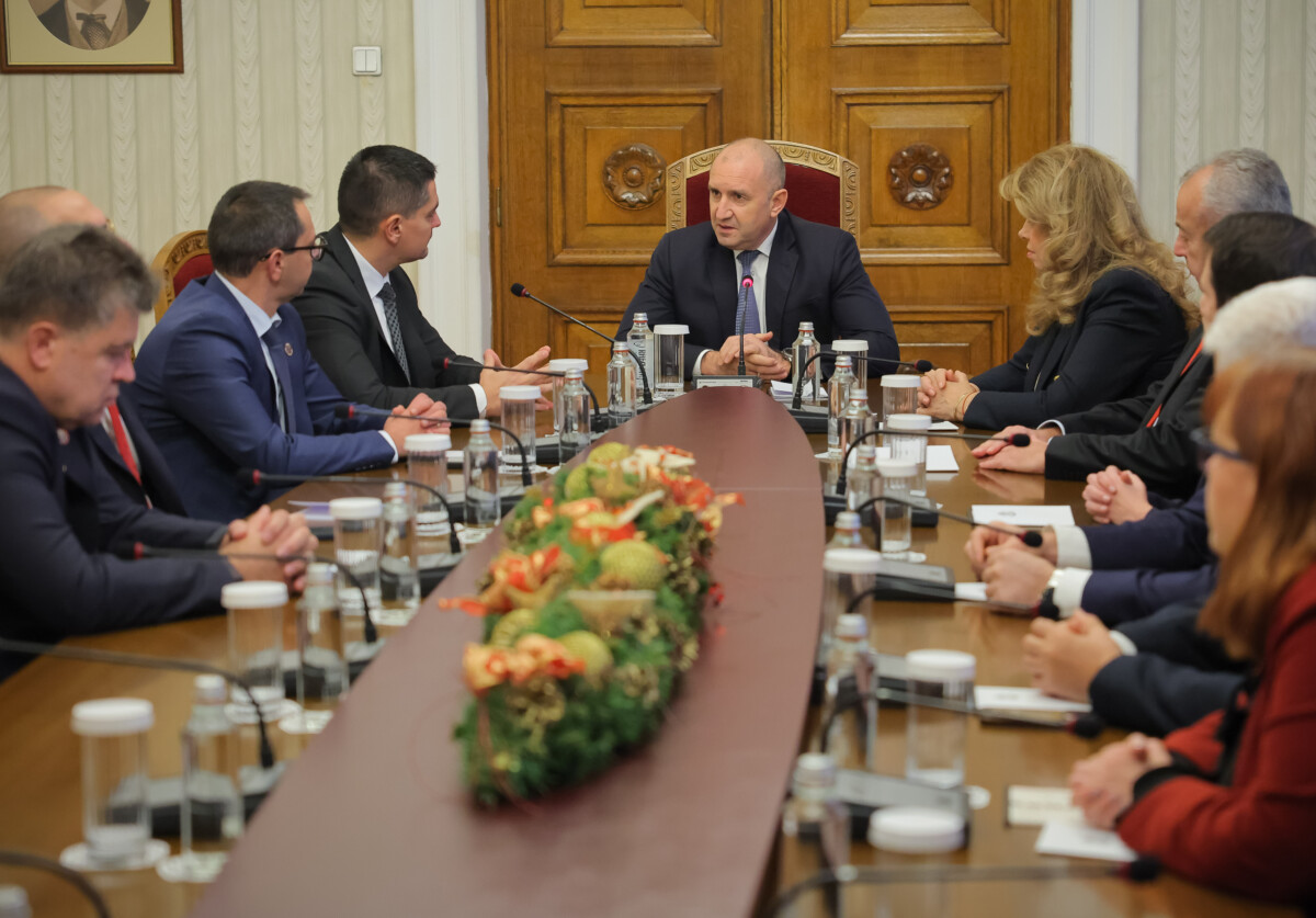 Работната атмосфера в парламента се влошава с всеки изминал ден