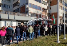 Около 300 души протестират срещу данъчната политика и бюджета на Община Несебър (СНИМКИ + ВИДЕО) Протест в Несебър