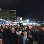 Протест срещу властта: Над 3000 души изпълниха площад „Атанас Сиреков“ в Бургас само за 30 минути (ВИДЕО) Протест