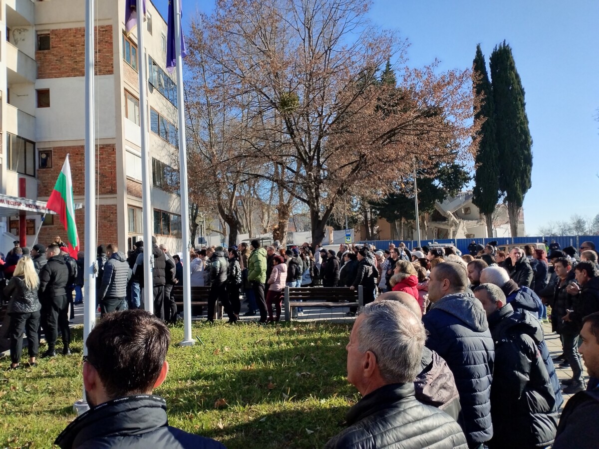 Протест в Несебър Снимка Искра бг
Недоволството е насочено не само
