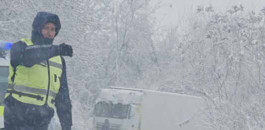 Закъсал тир край Лом