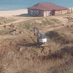 Багерът на плаж Хармани