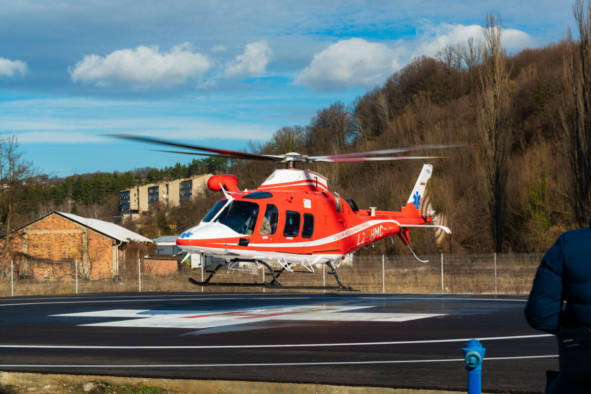 България вече разполага с 18 болнични вертолетни летища които формират