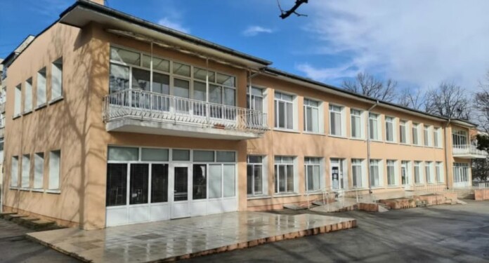 Детска градина "Вълшебница" Детска градина "Вълшебница"