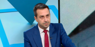 Деян Николов