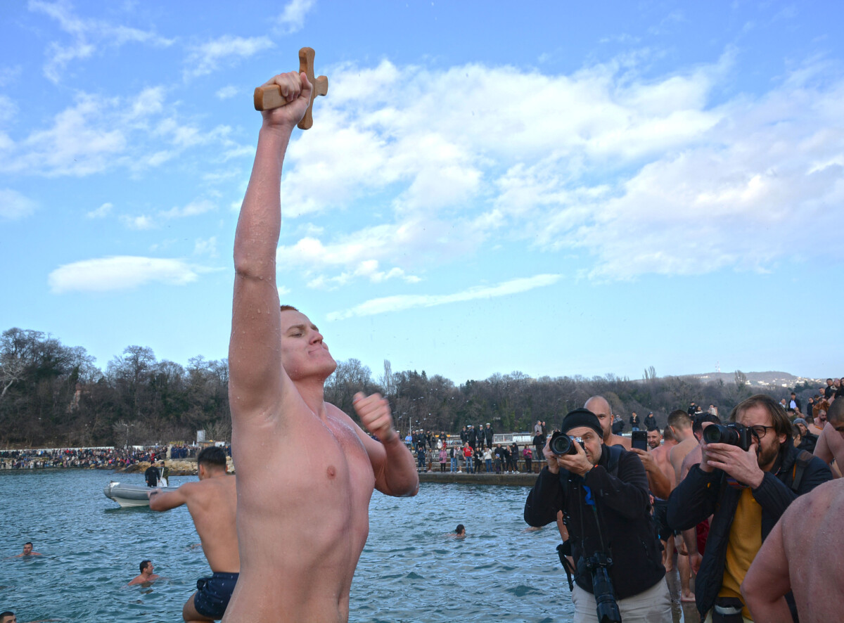 С тържествена Богоявленска литургия отслужена от Варненския и Великопреславски митрополит