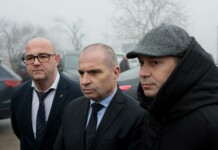 Изграждат два нови пешеходни подлеза и спешни ограждения на жп линията във Враца Гроздан Караджов