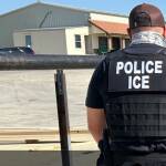 Служител на ICE