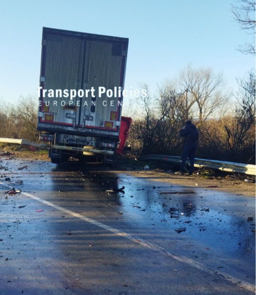 Мъж на 58 години е загинал при тежка катастрофа станала