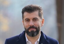 Кирил Петков