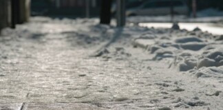 Лед в София