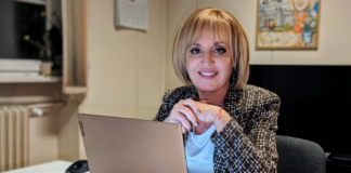 Мая Манолова