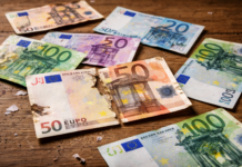 Надраскани и повредени евробанкноти