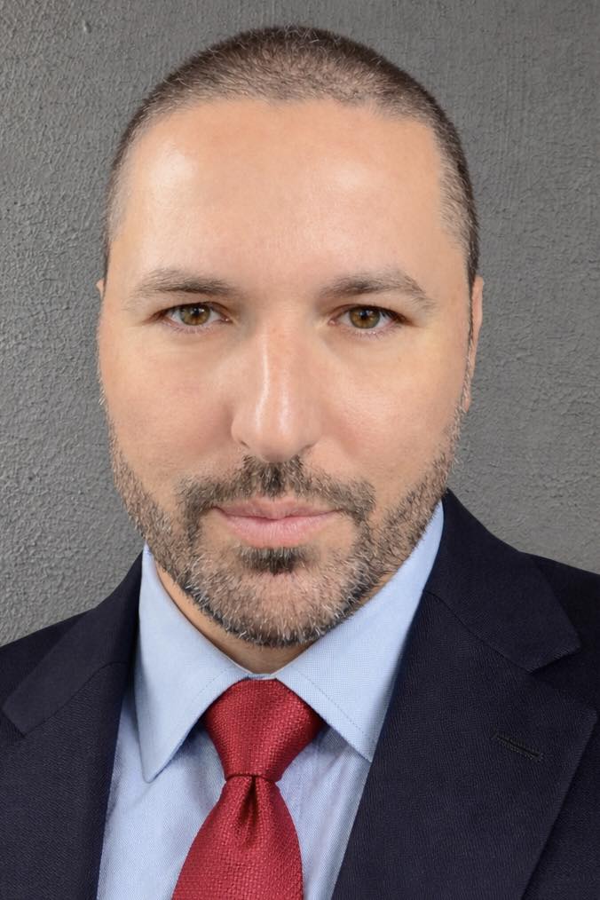 Не зная от къде и защо е това оживление че