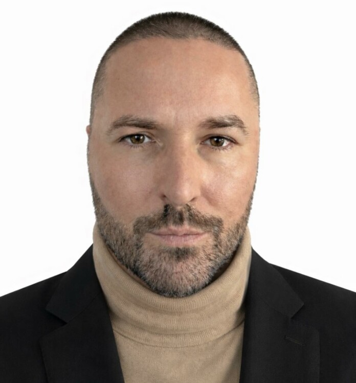 Николай Попов