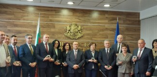 Отличените общини