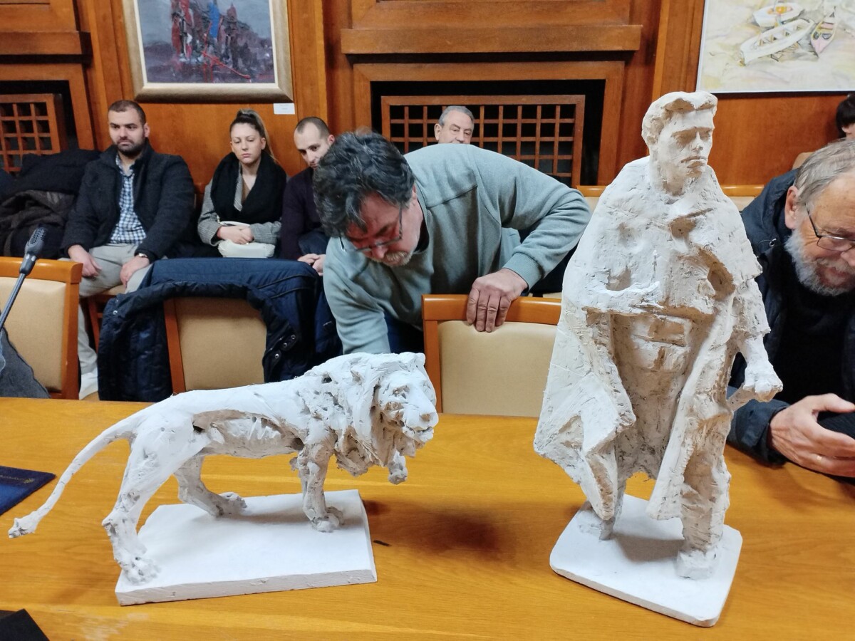 Паметникът на Васил Левски
Днес се проведе обществено обсъждане Поводът е