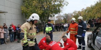 Парамедици в Пожарната