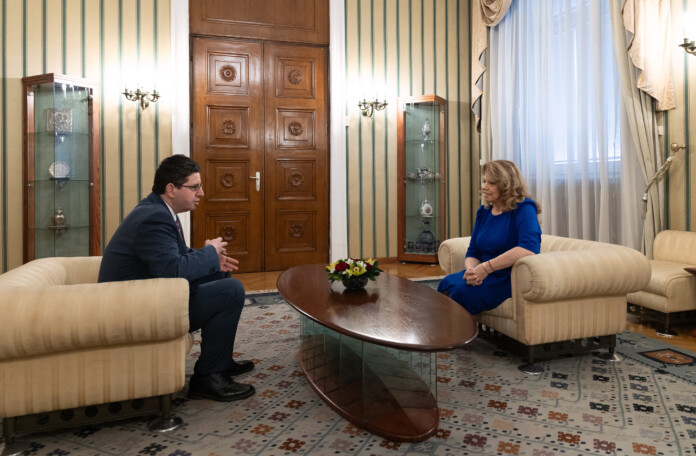 Петър Чобанов и Илияна Йотова Петър Чобанов и Илияна Йотова