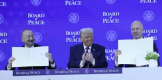 Подписването в Давос