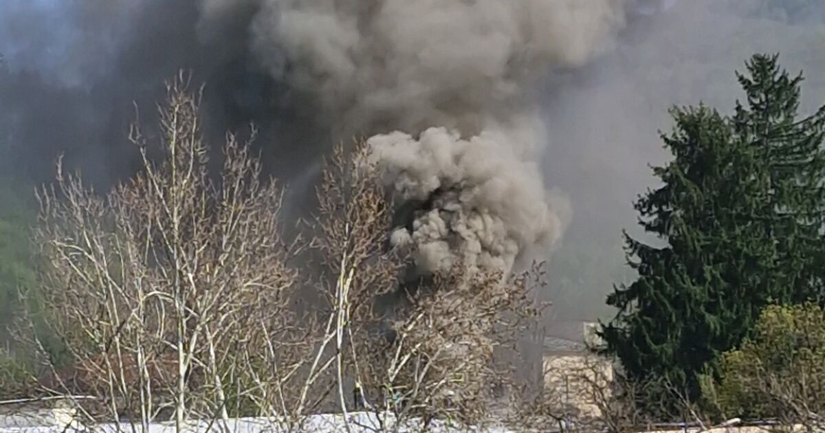 Във връзка с пожара възникнал тази сутрин в складове за