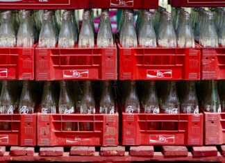 Празни бутилки, депозитна система