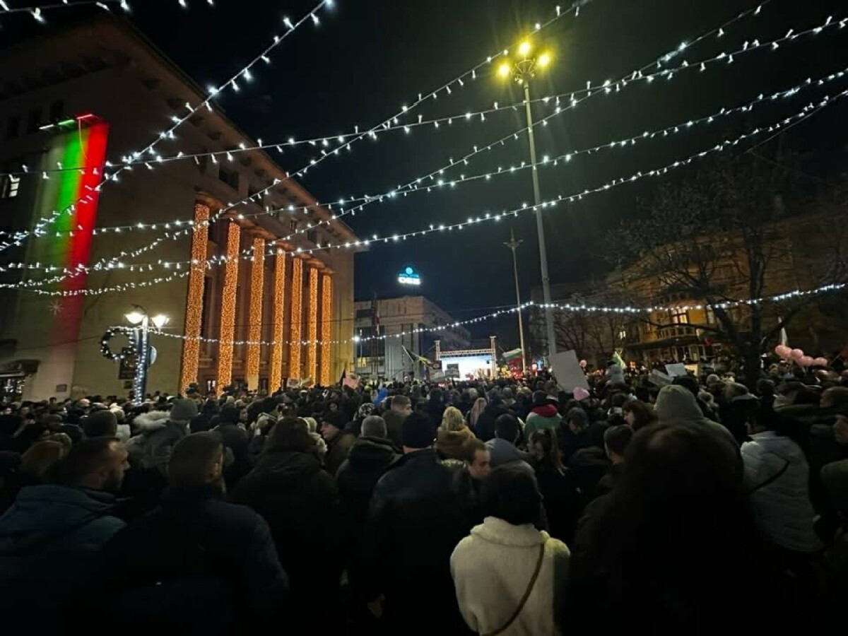 Общественици и анализатори канят гражданите на град Бургас на среща