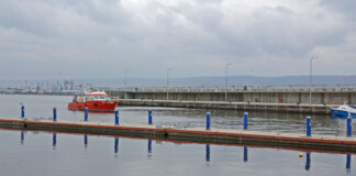 Рибарско пристанище "Карантината"