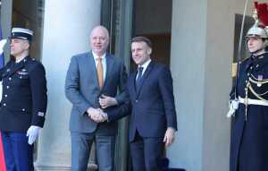 Желязков вече е в Париж за среща на Коалицията на желаещите 1 Росен Желязков и Еманюел Макрон