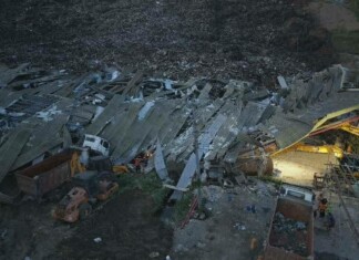 Срутване на огромно сметище във Филипините