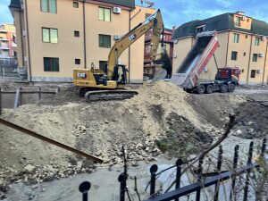 Строеж застрашава съседните сгради в Несебър? Бездействат ли институциите? (ВИДЕО) 2 Строителният обект