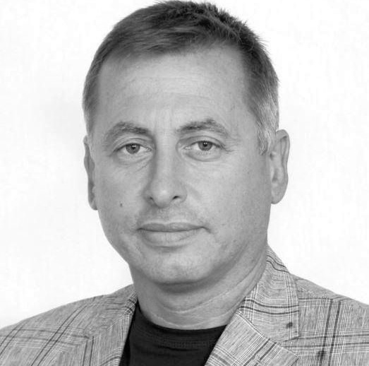 С много болка и тъга съобщава че на 21 януари