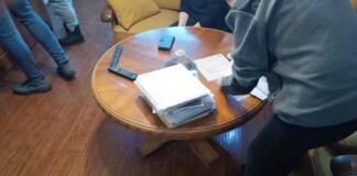 Арестите и претърсванията