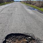 Дупка на пътя към Каблешково