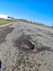 Каблешково се надига: Гражданите с подписка срещу огромните дупки по пътя от Бургас! 2 Дупките по пътя
