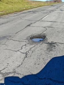 Каблешково се надига: Гражданите с подписка срещу огромните дупки по пътя от Бургас! 3 Дупките по пътя