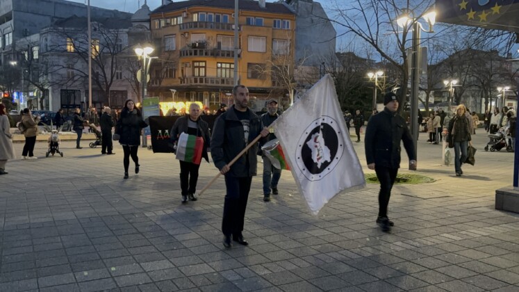 Факелното шествие