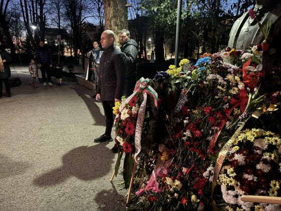 Факелното шествие