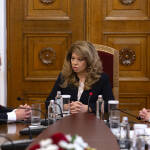 Президентът Илияна Йотова подписа указите за назначаване на служебния кабинет и избори на 19 април Илияна Йотова и Андрей Гюров