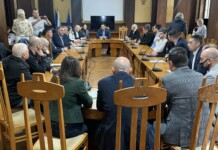 Консултациите