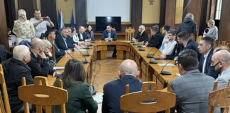 Консултациите