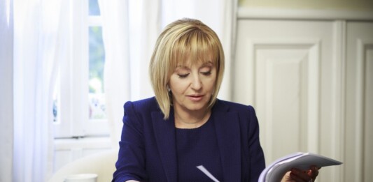 Мая Манолова