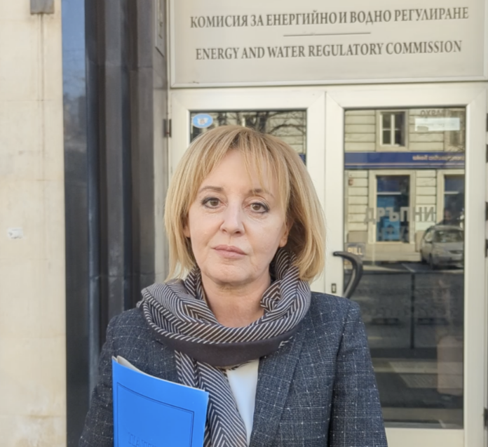 Мая Манолова